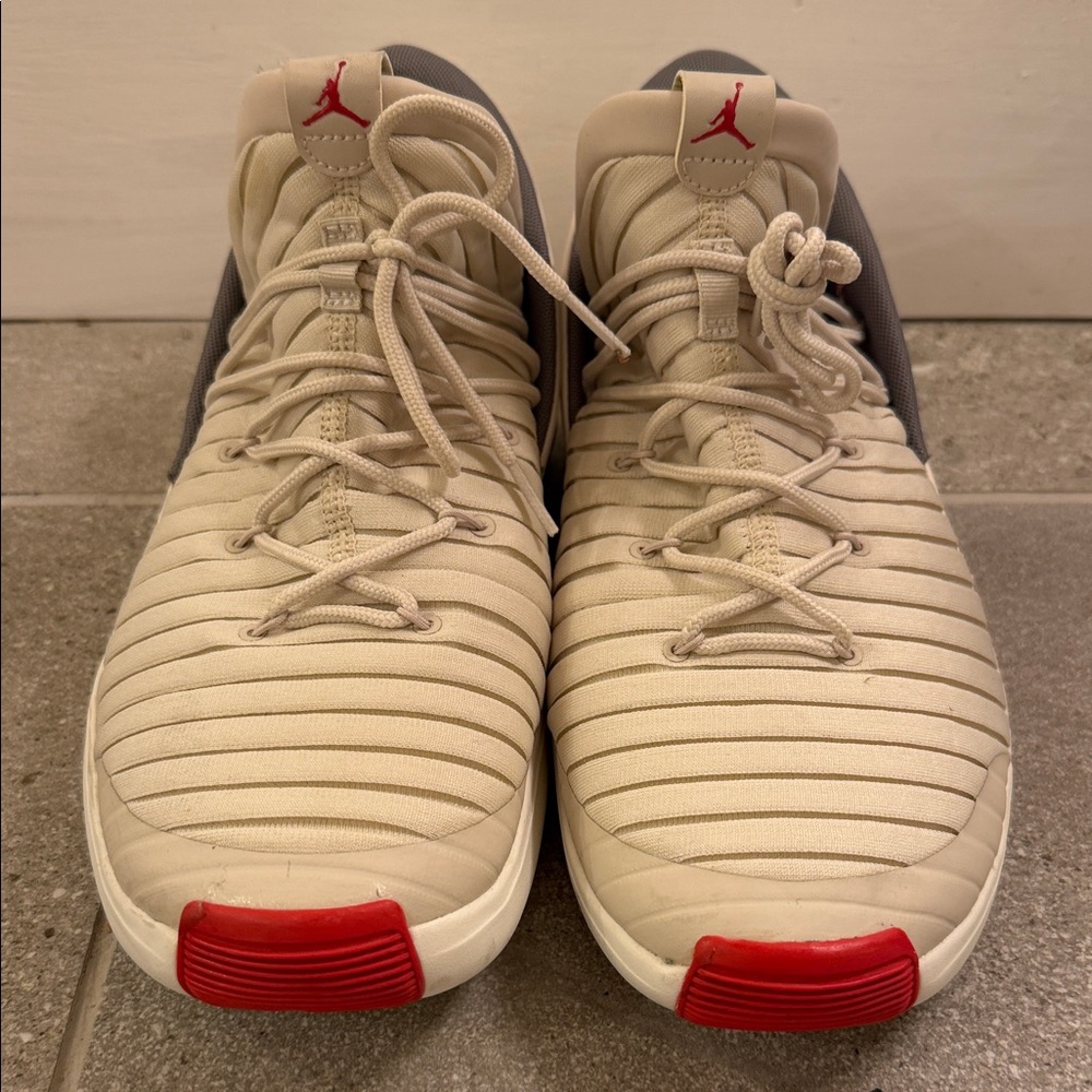 Air Jordan Flight Luxe Men's White and Red Athletic Sneakers. New w/o box - Picture 5 of 8
